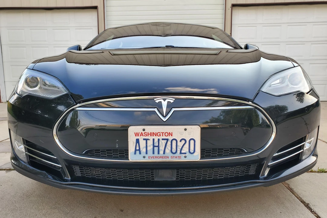 2014 Tesla Model S - Image 2 of 31