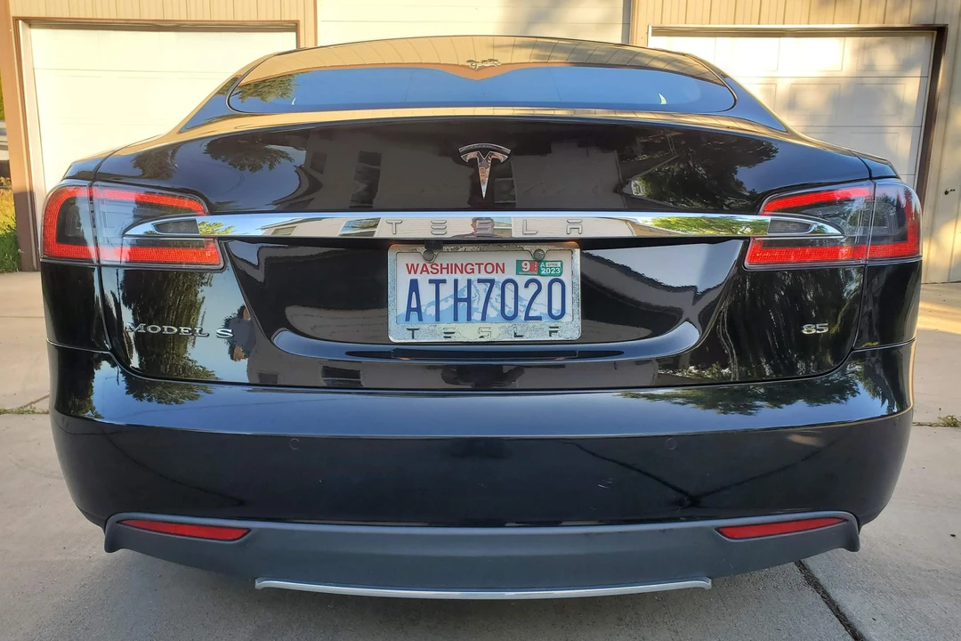 2014 Tesla Model S - Image 5 of 31