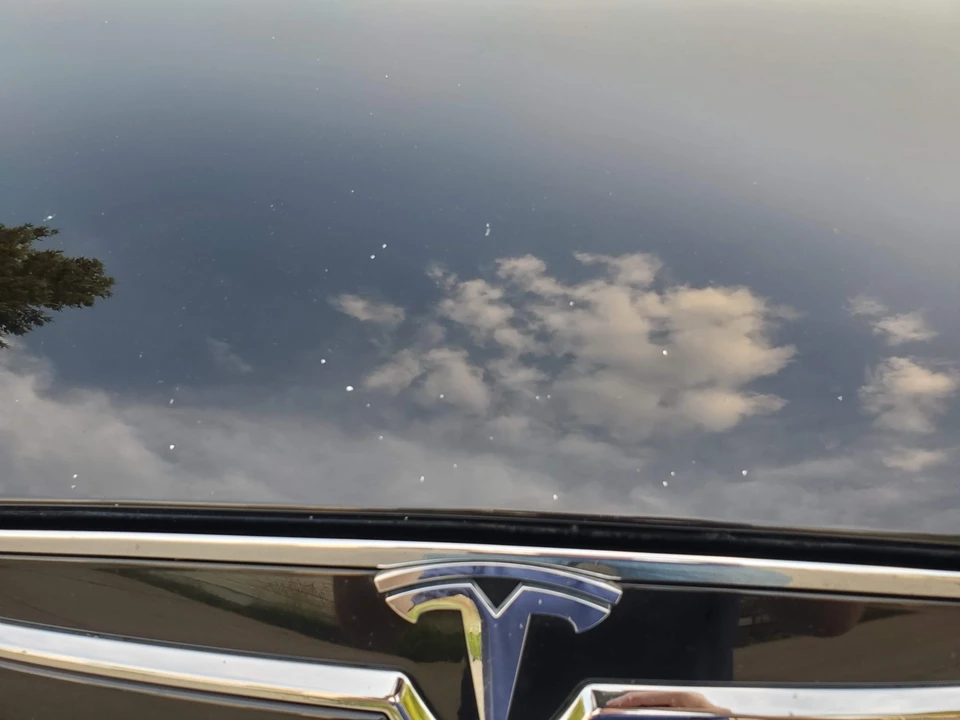 2014 Tesla Model S - Image 15 of 31