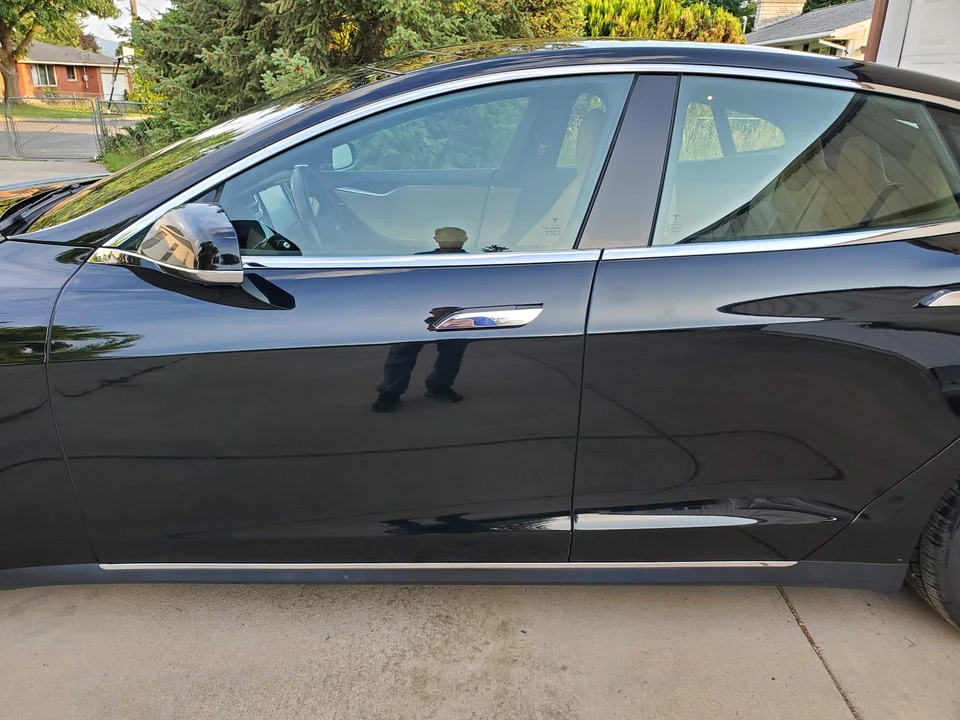 2014 Tesla Model S - Image 19 of 31