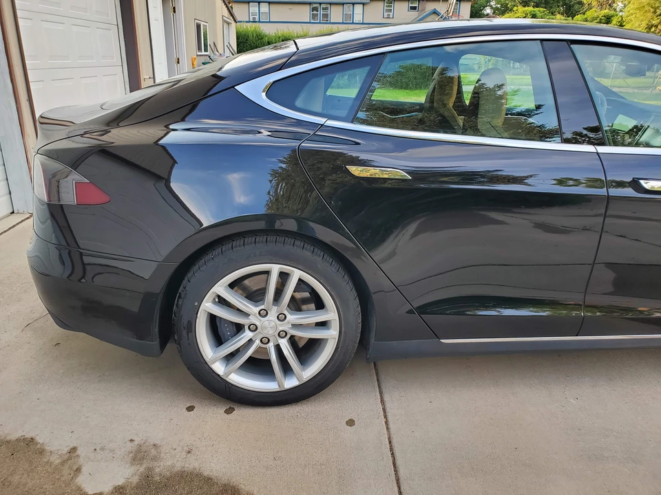 2014 Tesla Model S - Image 30 of 31