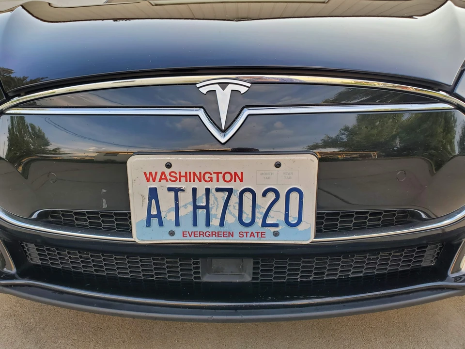 2014 Tesla Model S - Image 14 of 31