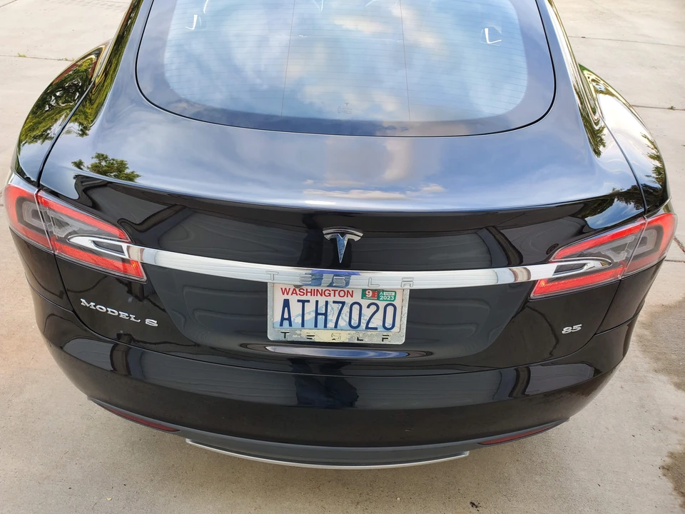 2014 Tesla Model S - Image 26 of 31