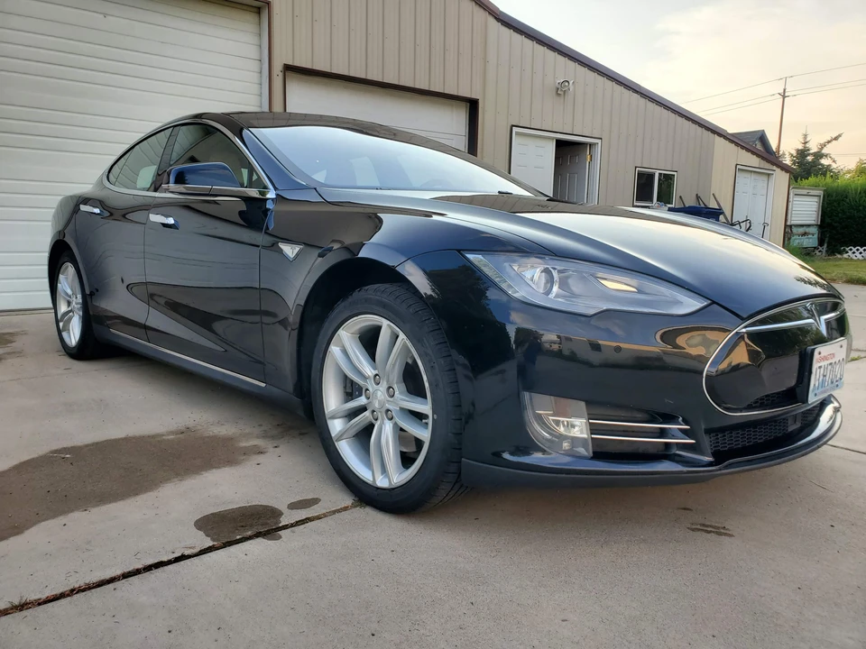 2014 Tesla Model S - Image 12 of 31