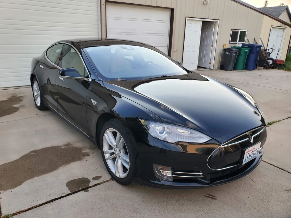 2014 Tesla Model S - Image 13 of 31