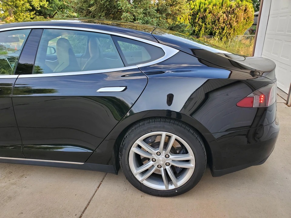 2014 Tesla Model S - Image 20 of 31