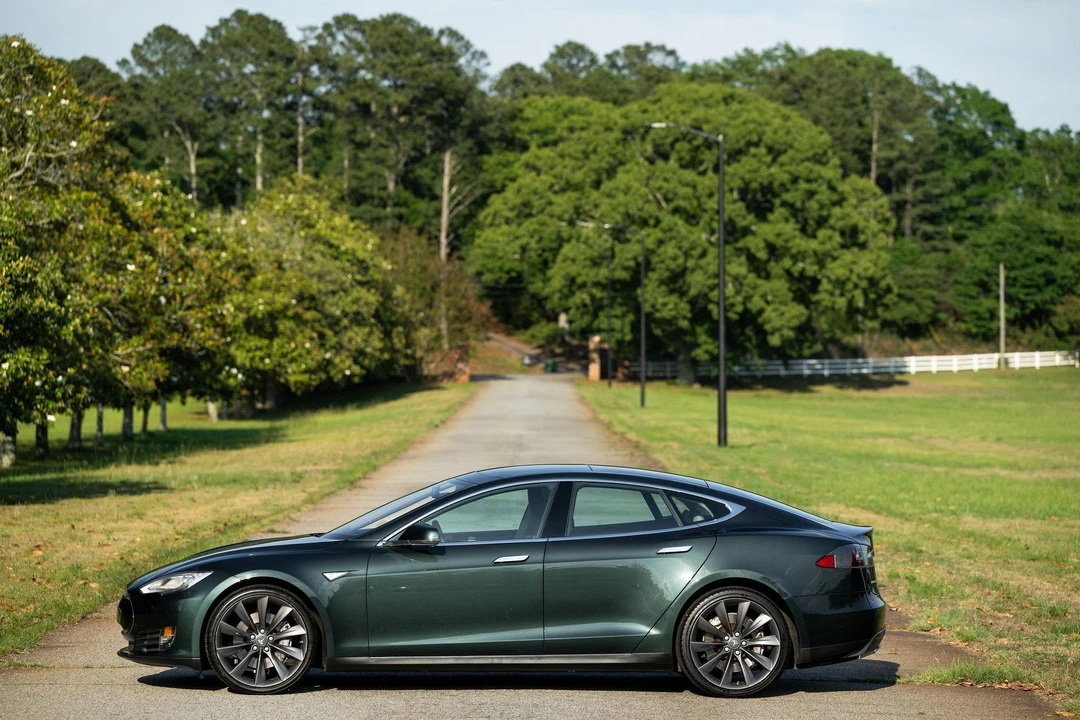 2014 Tesla Model S - Image 13 of 31