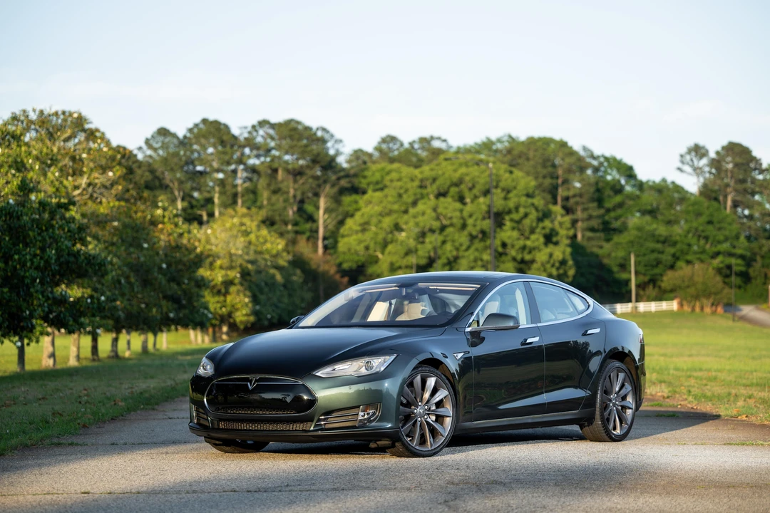 2014 Tesla Model S - Image 9 of 31