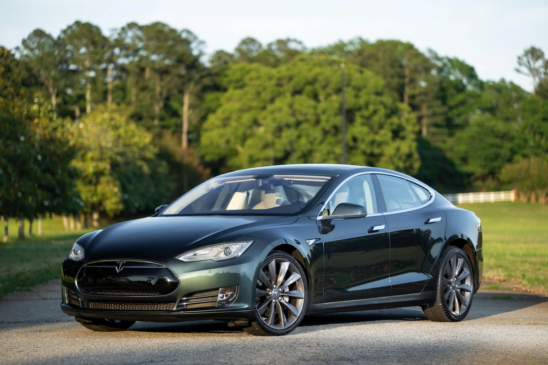2014 Tesla Model S - Image 10 of 31