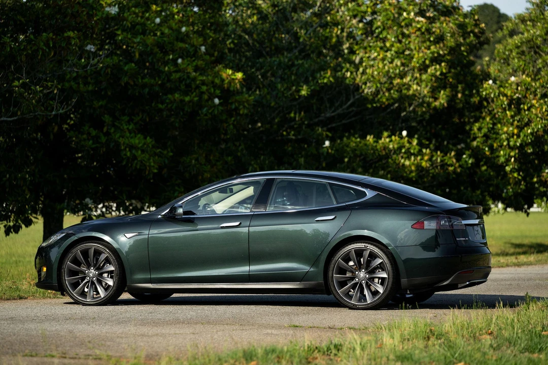 2014 Tesla Model S - Image 16 of 31