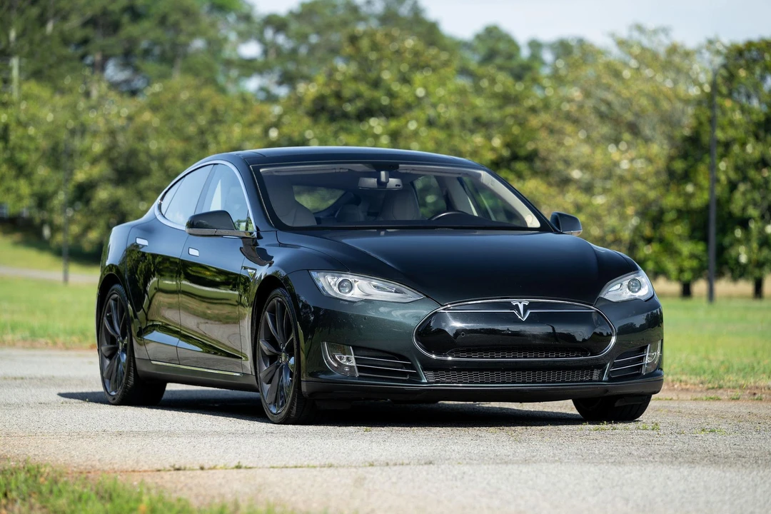 2014 Tesla Model S - Image 31 of 31