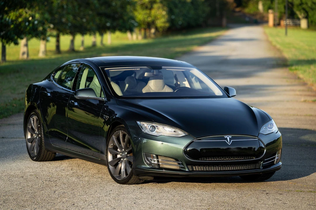 2014 Tesla Model S - Image 30 of 31