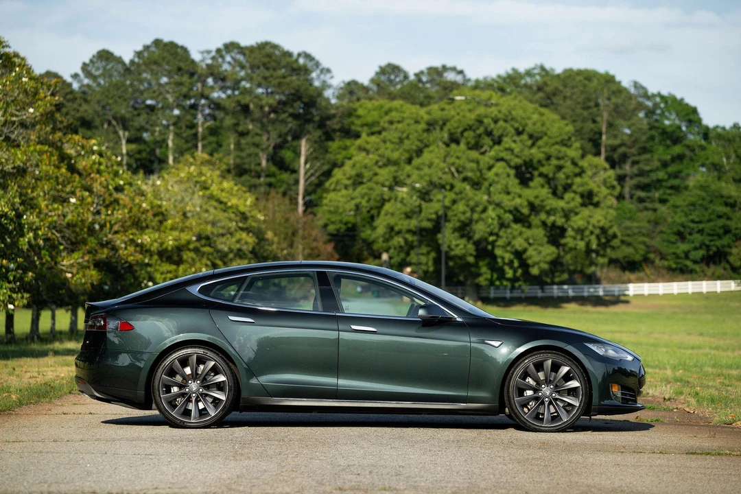 2014 Tesla Model S - Image 26 of 31