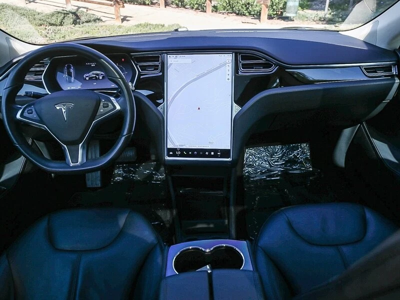 2014 Tesla Model S - Image 18 of 21