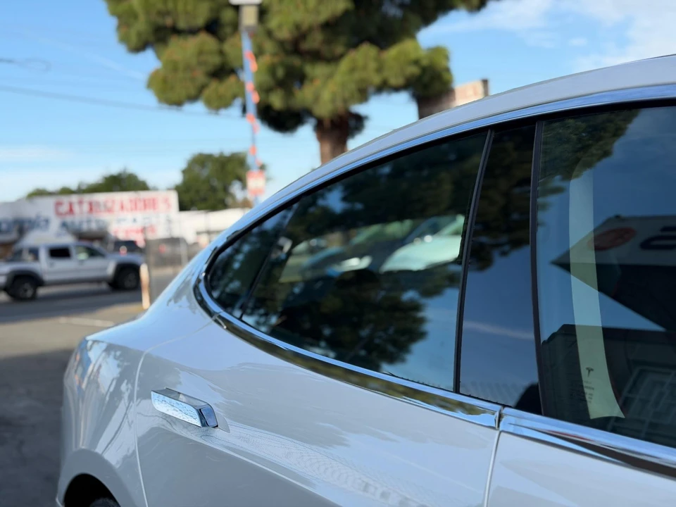 2014 Tesla Model S - Image 31 of 31