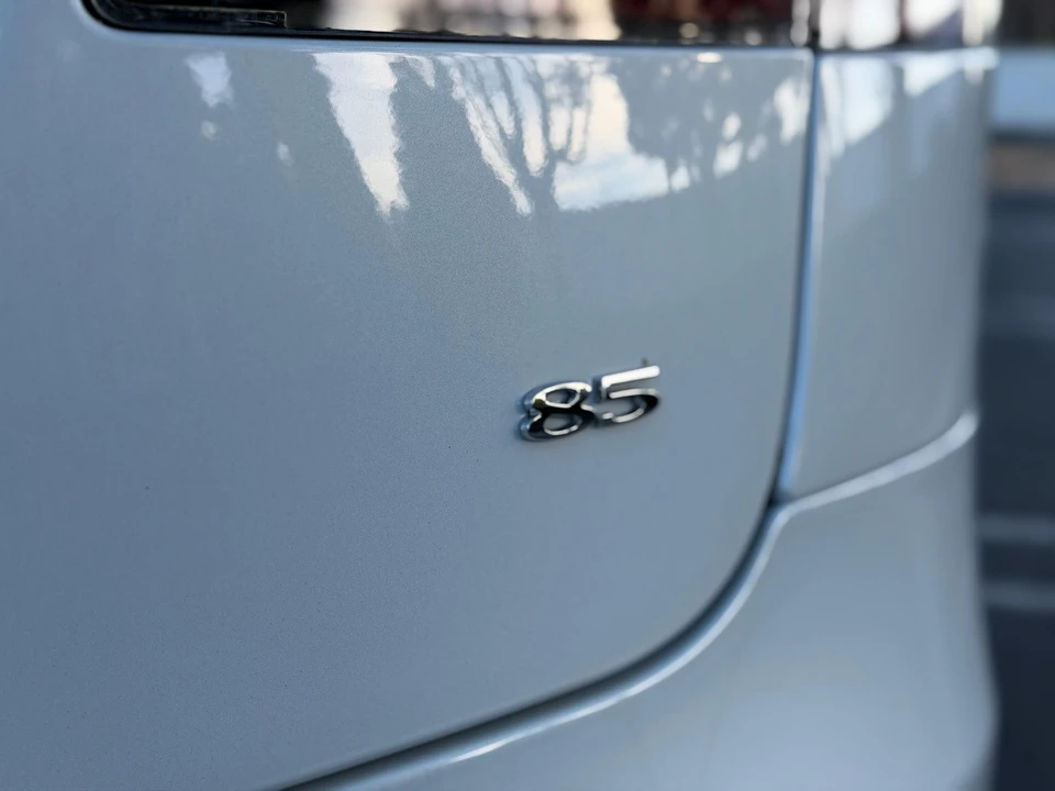 2014 Tesla Model S - Image 29 of 31