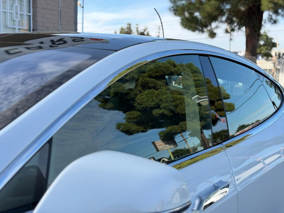 2014 Tesla Model S - Image 22 of 31