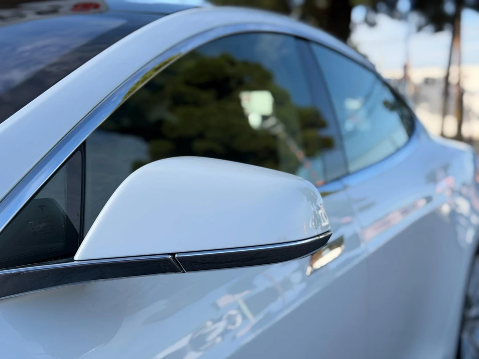 2014 Tesla Model S - Image 21 of 31