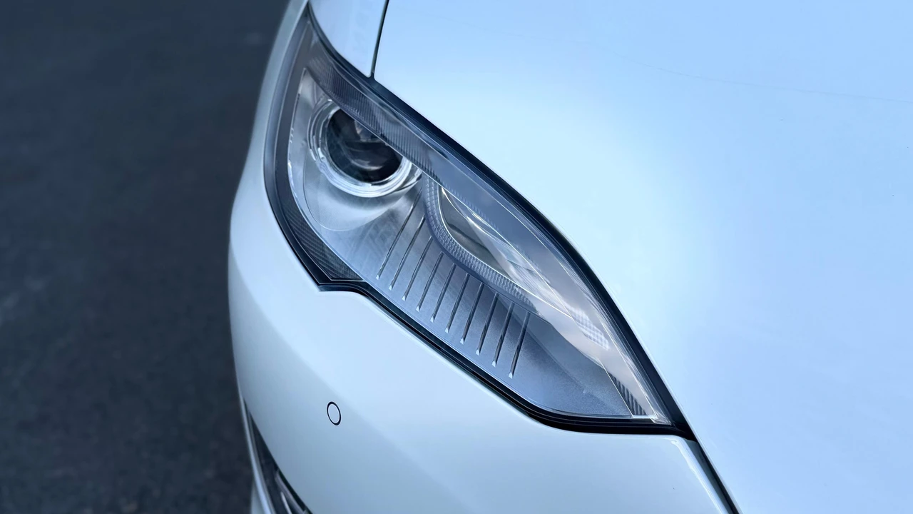 2014 Tesla Model S - Image 13 of 31