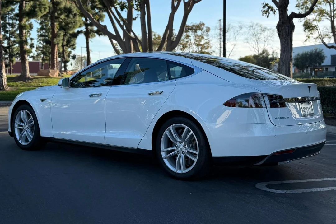 2014 Tesla Model S - Image 4 of 31