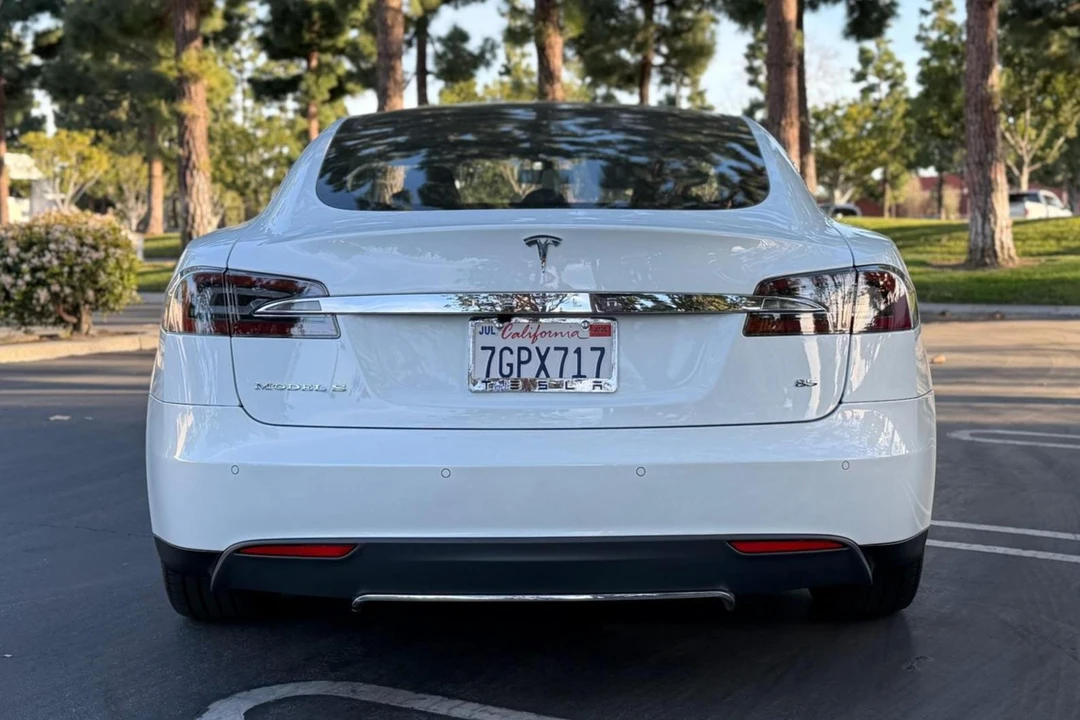 2014 Tesla Model S - Image 5 of 31