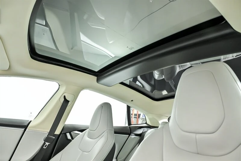 2014 Tesla Model S - Image 19 of 21