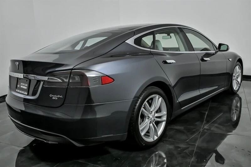 2014 Tesla Model S - Image 10 of 21