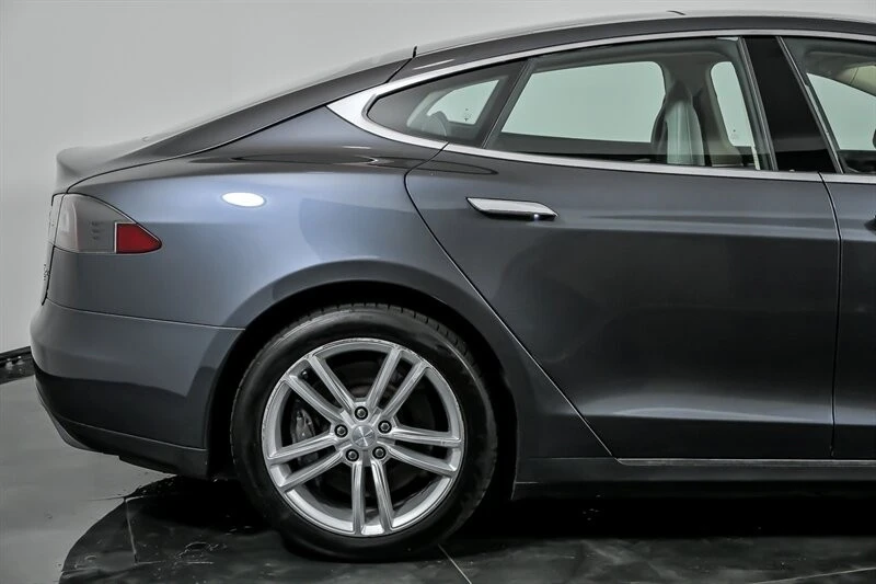 2014 Tesla Model S - Image 11 of 21
