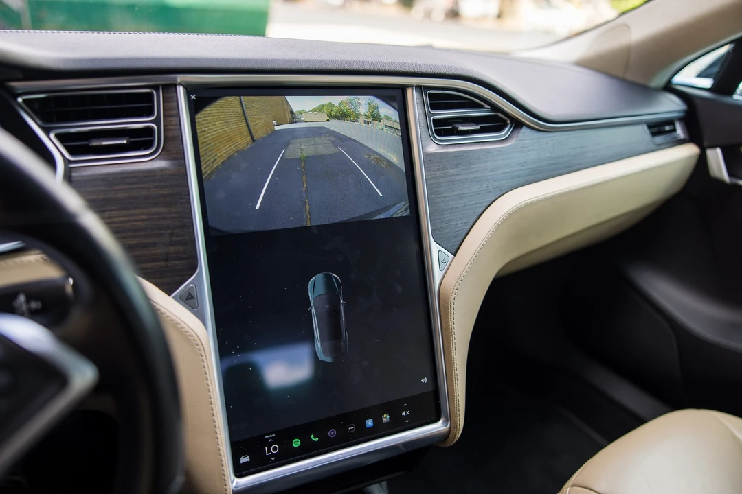 2014 Tesla Model S - Image 21 of 21