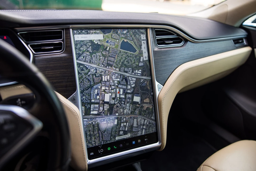 2014 Tesla Model S - Image 20 of 21