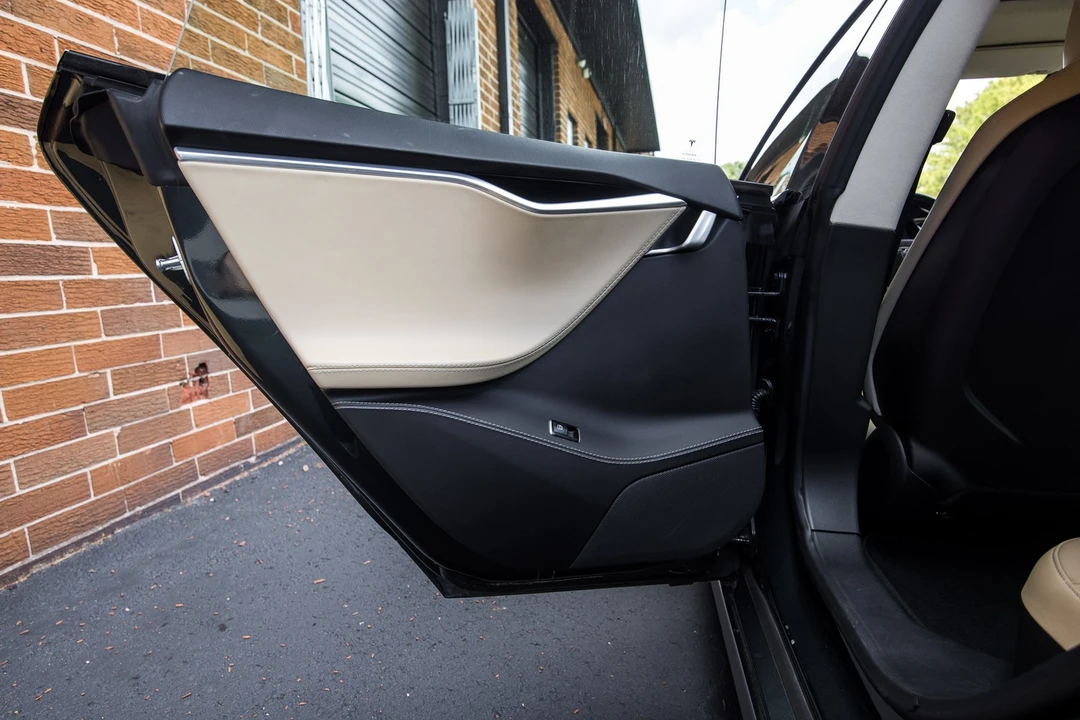 2014 Tesla Model S - Image 12 of 21
