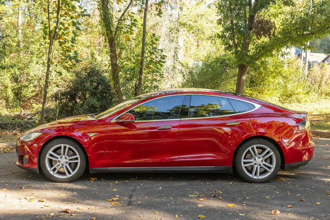 2014 Tesla Model S - Image 3 of 31