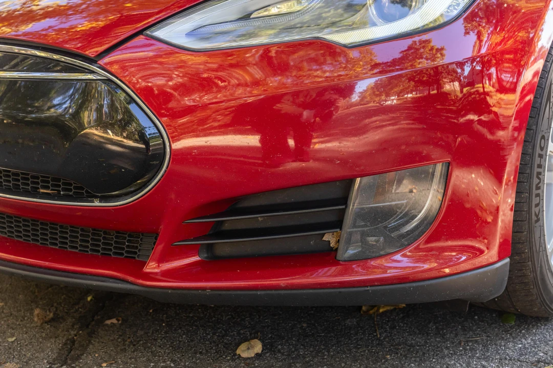 2014 Tesla Model S - Image 15 of 31