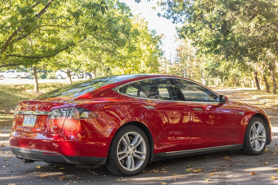 2014 Tesla Model S - Image 4 of 31