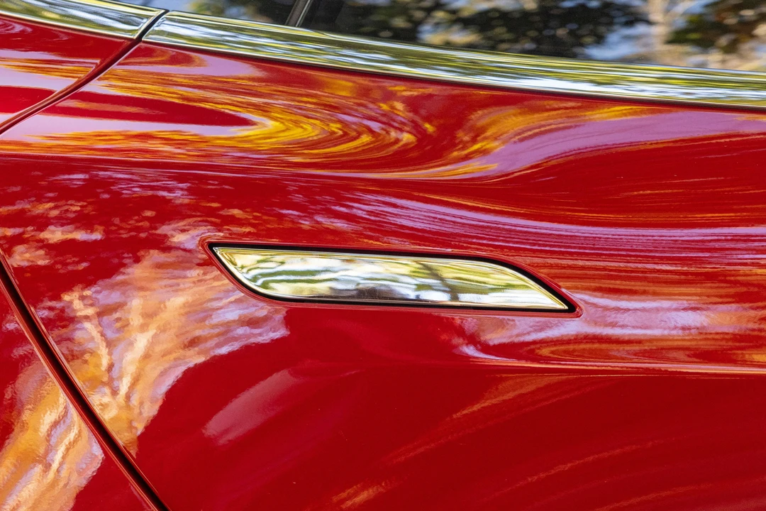2014 Tesla Model S - Image 25 of 31