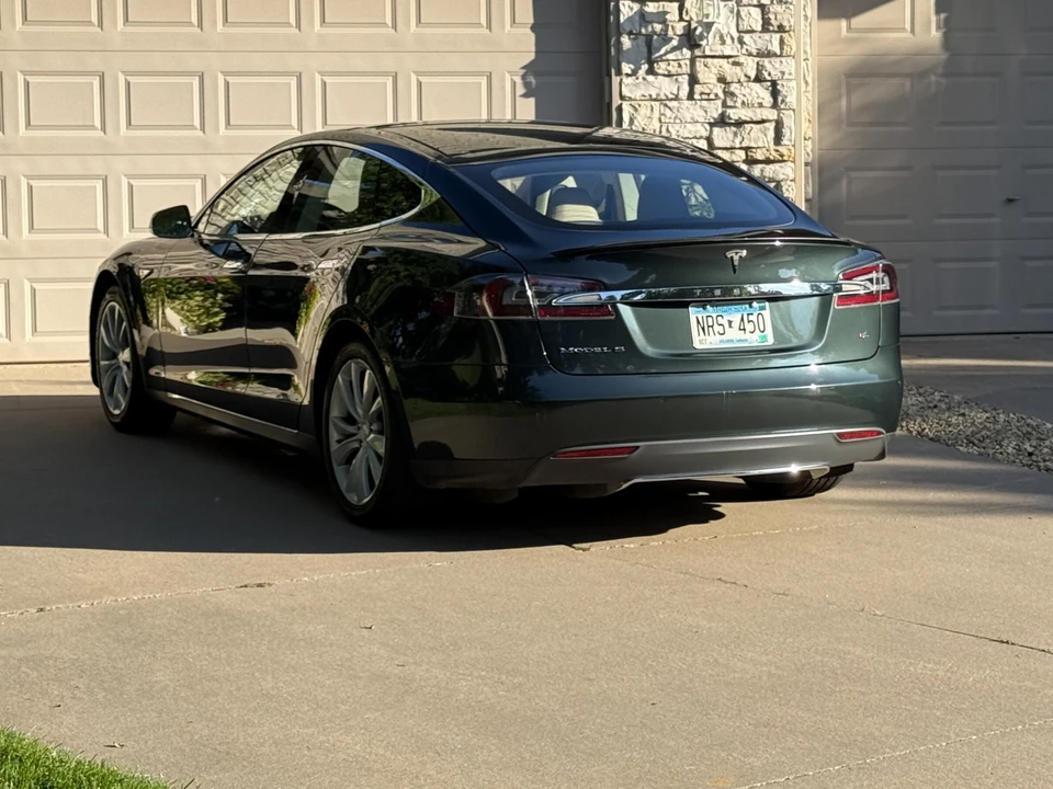 2014 Tesla Model S - Image 31 of 31