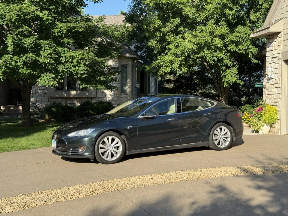 2014 Tesla Model S - Image 6 of 31