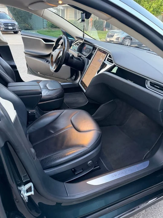 2014 Tesla Model S - Image 15 of 15