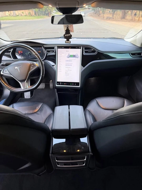 2014 Tesla Model S - Image 13 of 15