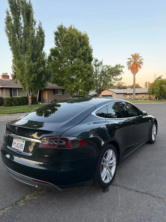 2014 Tesla Model S - Image 7 of 15