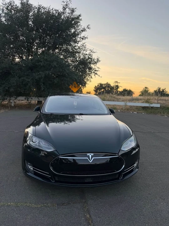 2014 Tesla Model S - Image 2 of 15