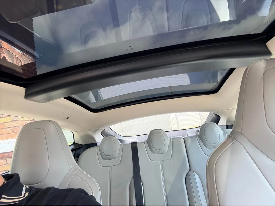 2014 Tesla Model S - Image 19 of 21