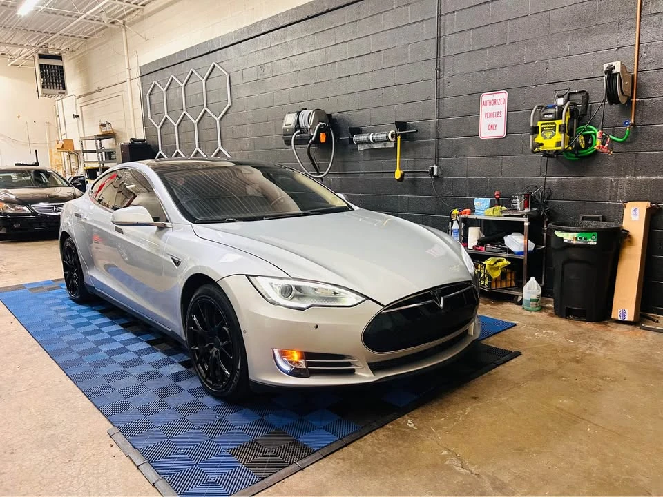 2014 Tesla Model S - Image 2 of 16