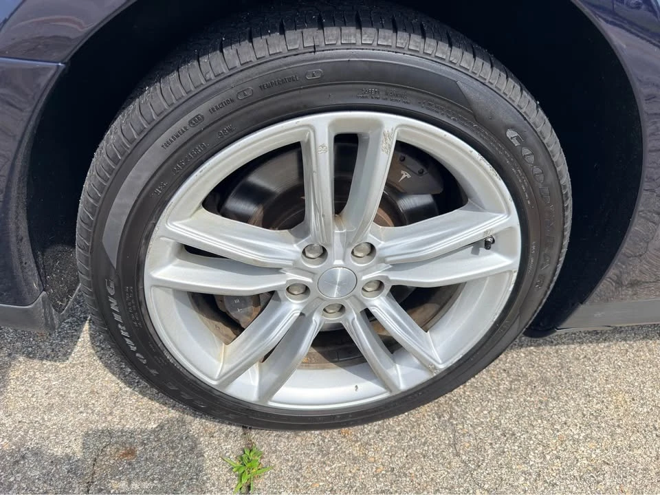 2014 Tesla Model S - Image 9 of 21