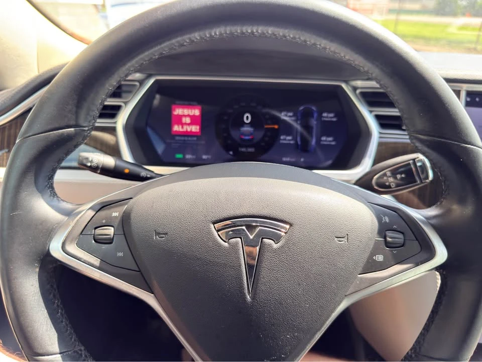 2014 Tesla Model S - Image 20 of 21