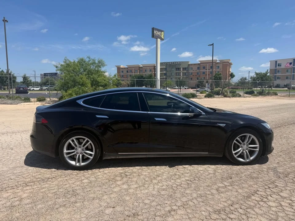 2014 Tesla Model S - Image 5 of 16