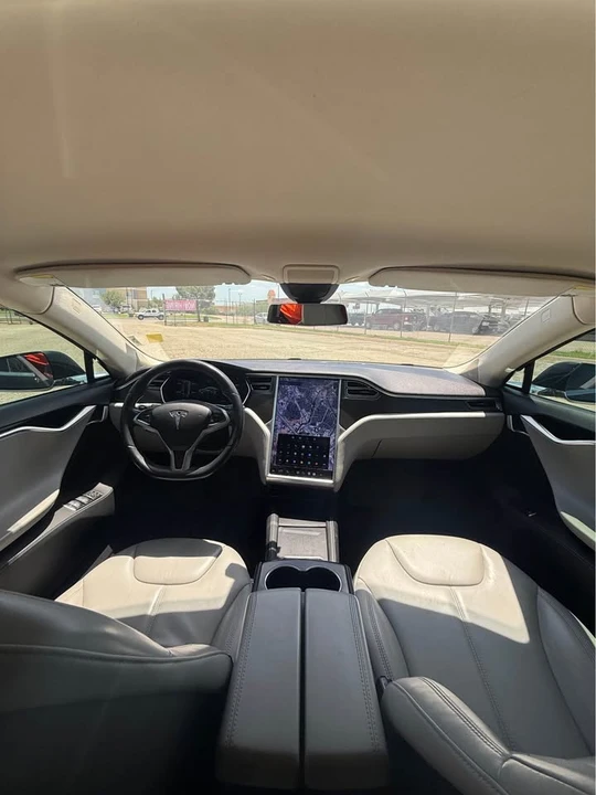 2014 Tesla Model S - Image 15 of 16