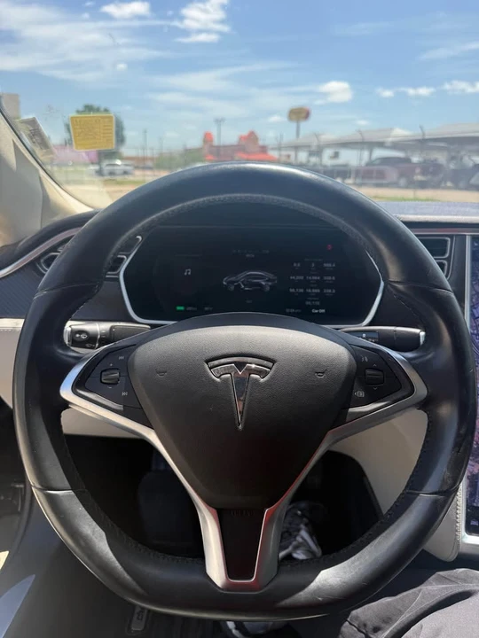 2014 Tesla Model S - Image 10 of 16