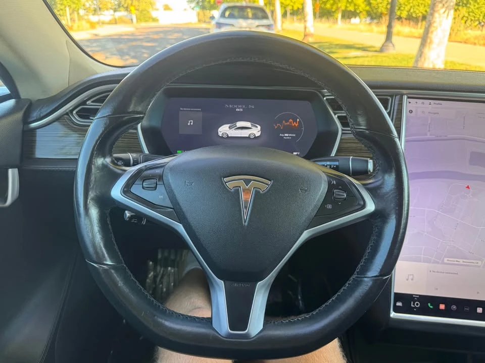 2014 Tesla Model S - Image 9 of 16
