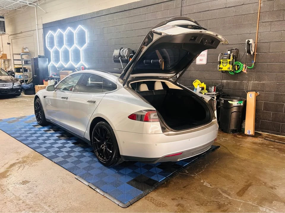 2014 Tesla Model S - Image 5 of 16